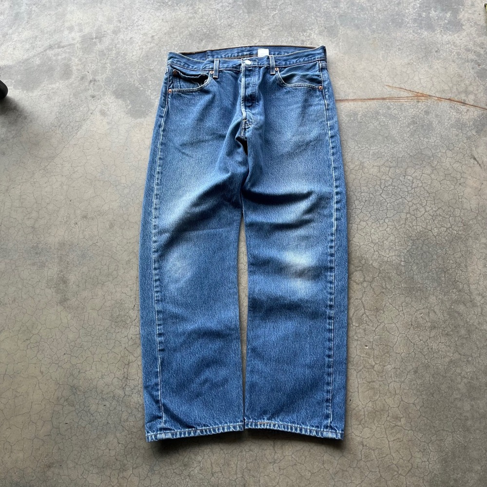 Levis 501 Original Fit Jeans Mens 36x32 Blue Straight Leg Button Fly 501-0000